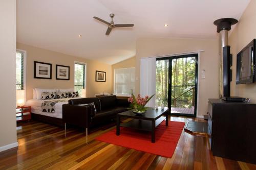 Hotel Amore On Buderim Rainforest Cabins