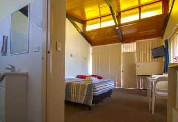 Jetty Motel