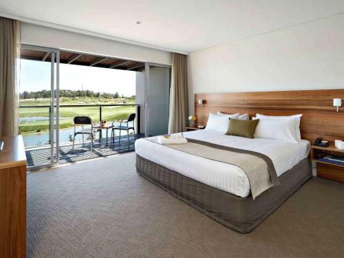 Hotel Pullman Magenta Shores Resort (formerly Quay West Resort)