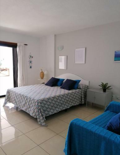 Large Studio Apartment With Lovely Terrace And Wifi