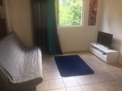 Hostal Location Bas De Maison
