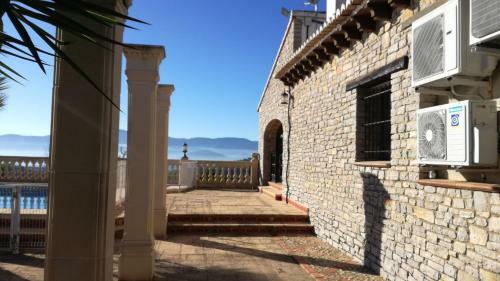 Spacious Villa With Large Private Pool And Incredible Views
