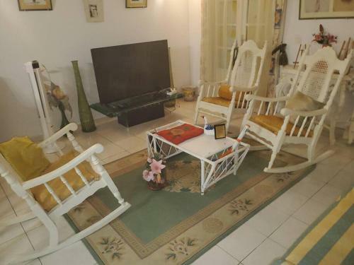 Superbe Bungalow de 3 Cac Entre Plage Et Montagne!