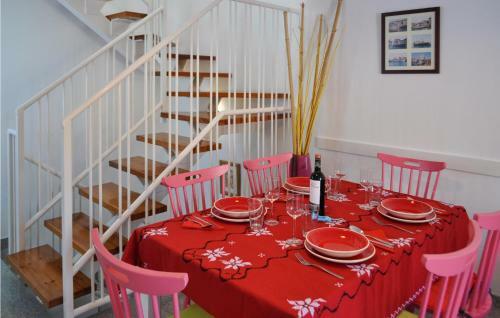 Nice Apartment In L�jar W/ Wifi And 2 Bedrooms