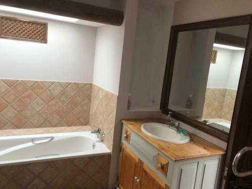 Immaculate 3-bed House With A Sea View In Macher