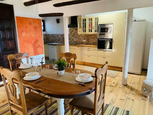 Immaculate 3-bed House With A Sea View In Macher