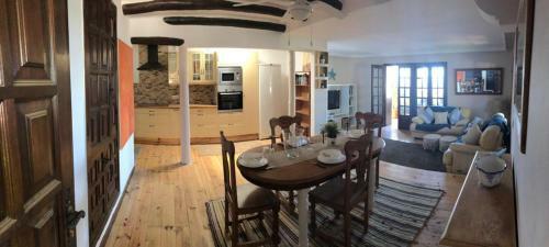 Immaculate 3-bed House With A Sea View In Macher