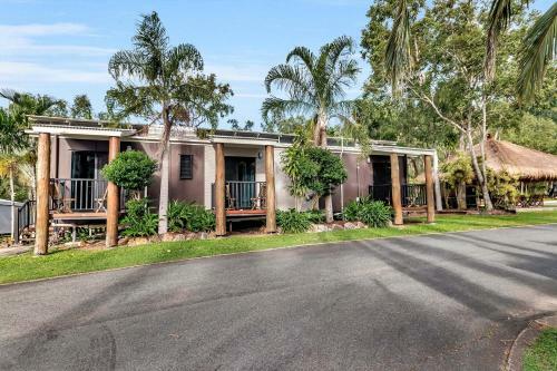 Big4 Airlie Cove Resort & Caravan Park