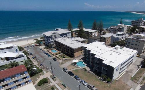 Aparthotel Merrima Court Holidays