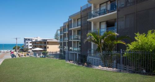Aparthotel Merrima Court Holidays