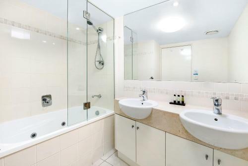 Hotel Shearwater Resort