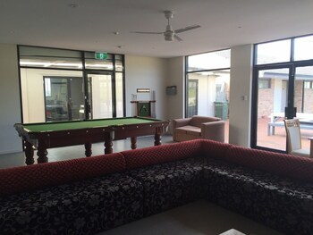 Ace Motor Inn