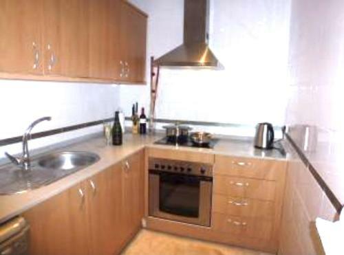 3-bed 3 Bath Sea & Mountain View Apartment