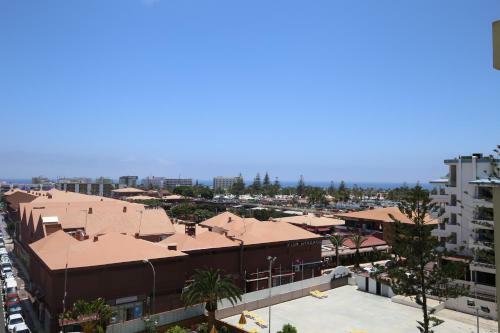 Central Apartment Overlooking Yumbo Centre With Heated Pool