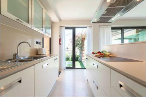 Beautiful Modern Villa In 5? Golf Resort