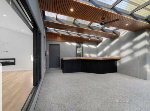 The Executive Spacious Home With A Pool