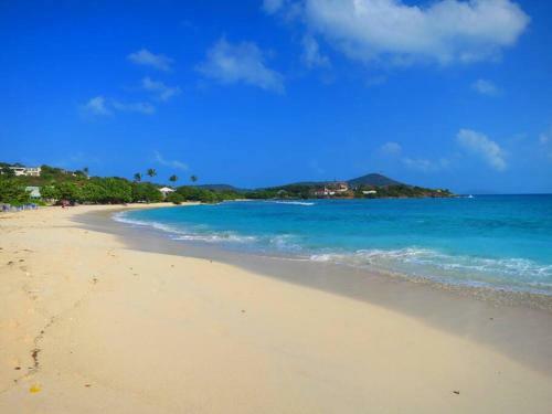 Apartamento Romantic 1br Condo & Private Pool @sapphire Beach IX