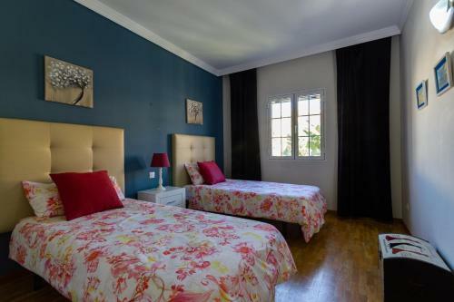 Sea Edge Friendly Villa