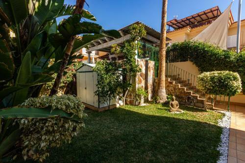 Sea Edge Friendly Villa