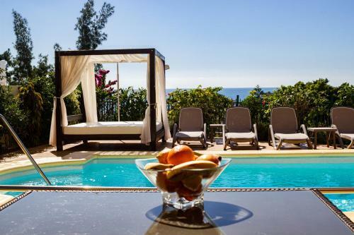Sea Edge Friendly Villa