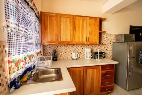 876 Ja Oasis & Hideaway - By Kingston Airport
