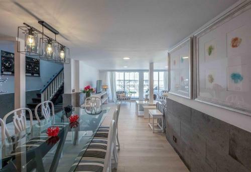 Refurbished Seafront Apartment