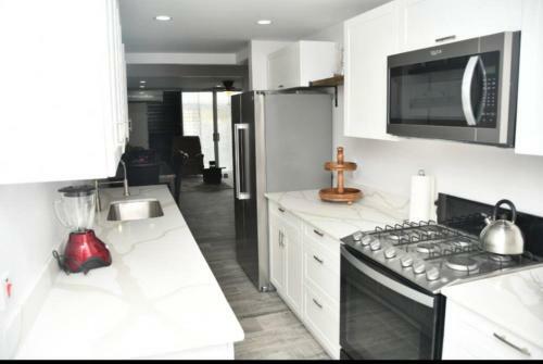 Apartamento Kingston Quiet Retreat 3 Bedroom 3 Bath