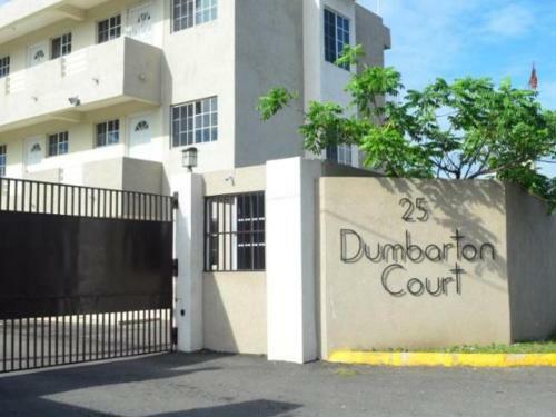 Hostal Dumberton Court