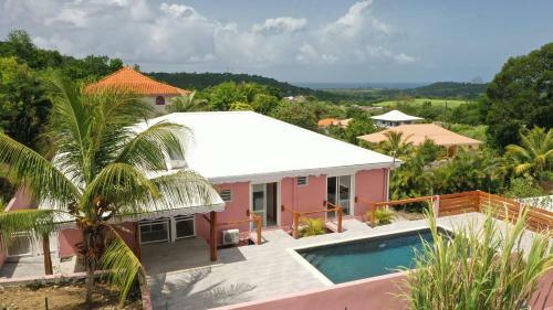 Villa Spacieuse Avec Piscine, Diamond Case
