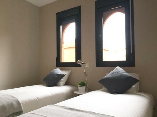 Luxury Sea View Apartment, 3 Bedrooms, Wifi