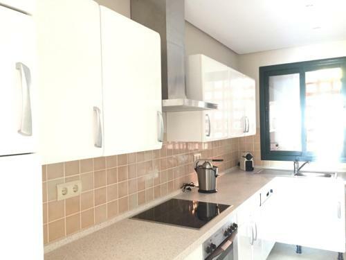 Luxury Sea View Apartment, 3 Bedrooms, Wifi