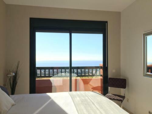 Luxury Sea View Apartment, 3 Bedrooms, Wifi