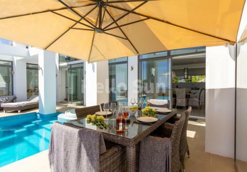 41-villa Casablanca With Stunning Views In Mijas!