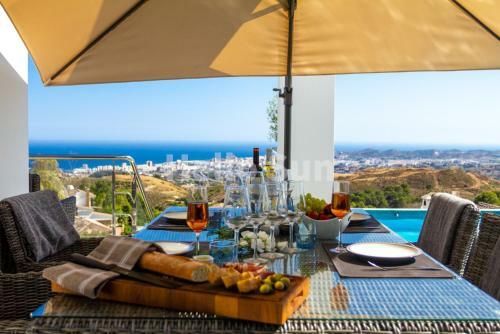 41-villa Casablanca With Stunning Views In Mijas!