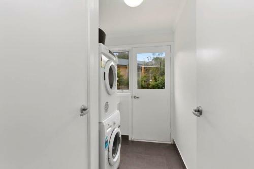 Charlie?s Beach House 1block To Beach Pet Friendly