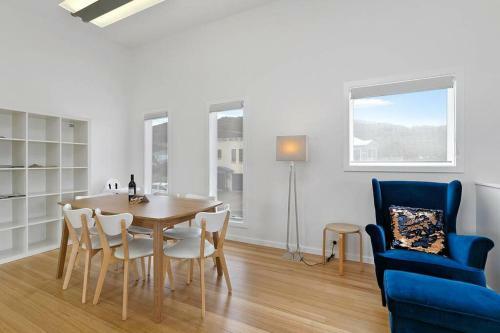 Charlie?s Beach House 1block To Beach Pet Friendly