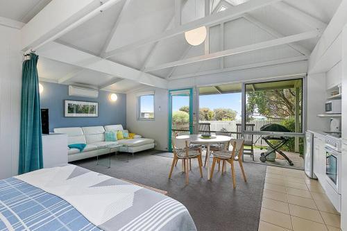 The Bay Beach Studio ~ Ocean View