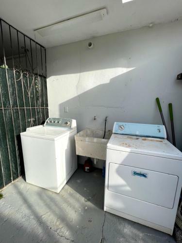 Newly Renovated House With Jacuzzi And Terrace