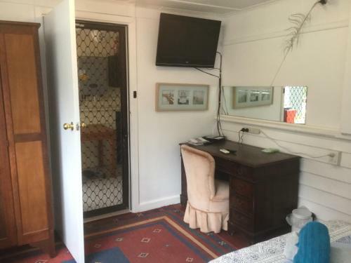 Hostal Character 1940s Property