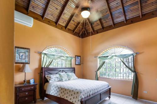 Five-bedroom Villa