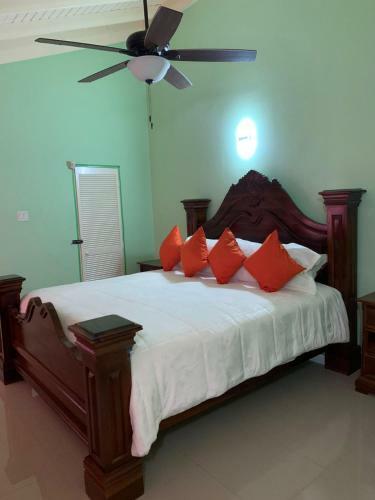 Paradise Villa Shared Onsite Private Pool Onsite Gym