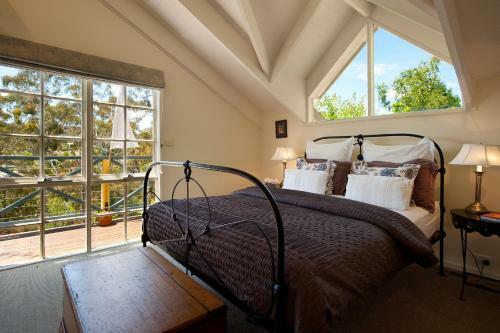 Villa Lake Cottage
