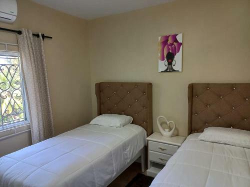 Hostal Red Hassell Manor