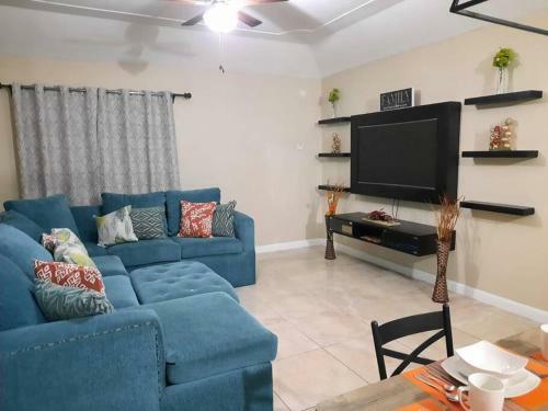 Apartamento Spacious 2 Bedroom In Portmore With Pool