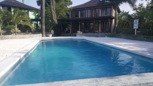 Tikal Villa (Jamaica)