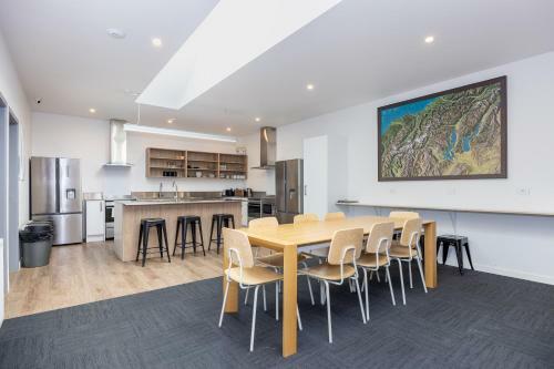Albergue Alpine Junction Lodge
