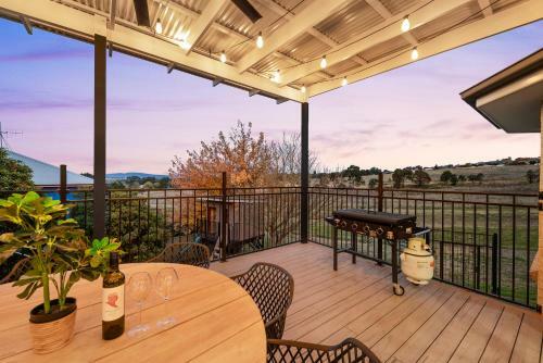 Casa On Cedar - Large 5 Star Luxury Home