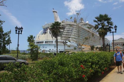 Beautiful 2-bed Apartment In Sunny Jamaica
