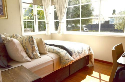 Private Room In Shared House Near Auckland Cbd