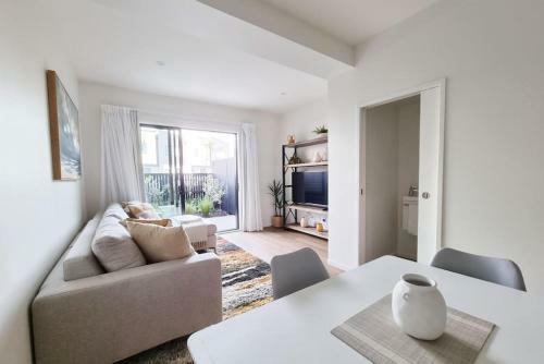 Brand New House By Botany - Netflix & Parking